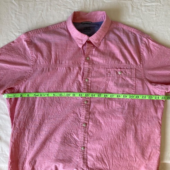 IZOD Shirt Mens XL Saltwater Button-Down Short Sleeve Pink Stripe Relaxed - Picture 3 of 8